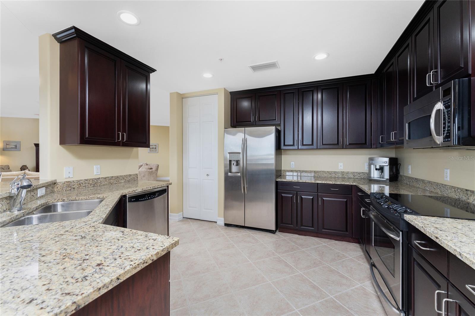 88 VIVANTE BLVD #8845/405