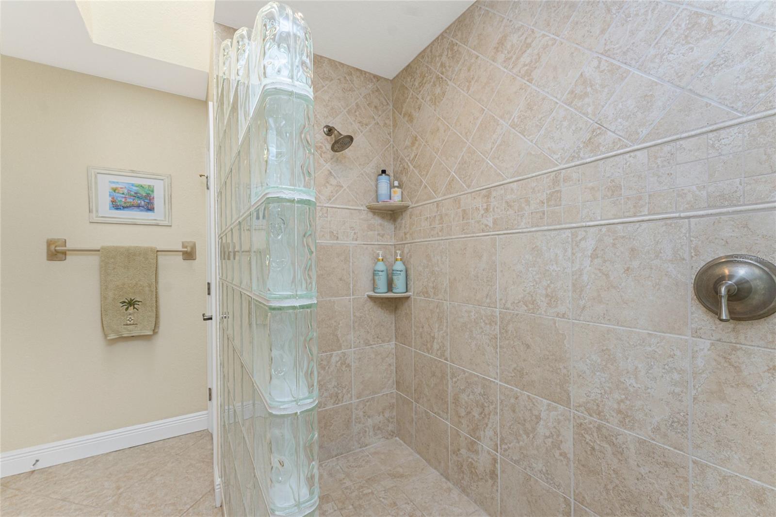 2336 VIA VENETO DR
