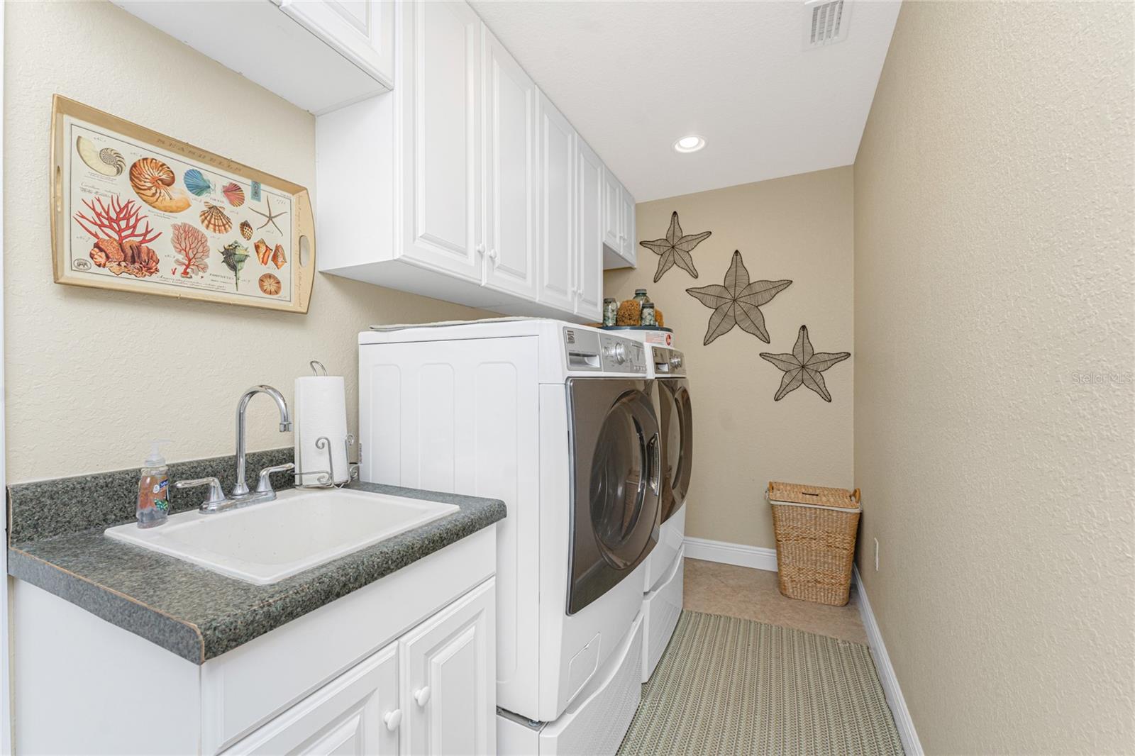2336 VIA VENETO DR