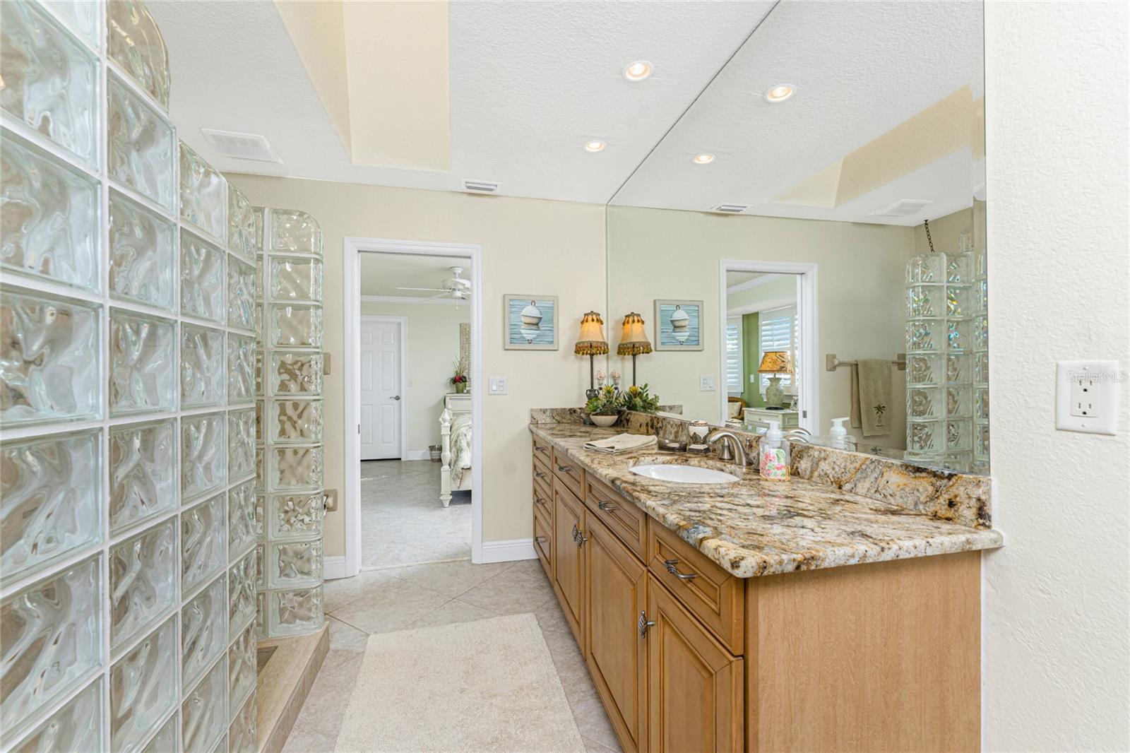 2336 VIA VENETO DR