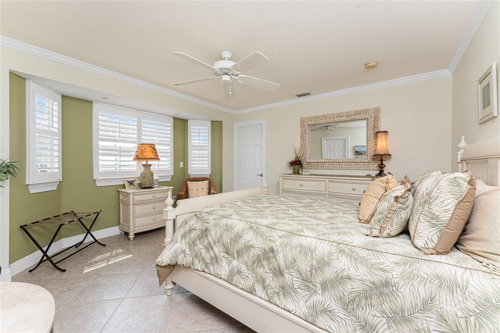 2336 VIA VENETO DR