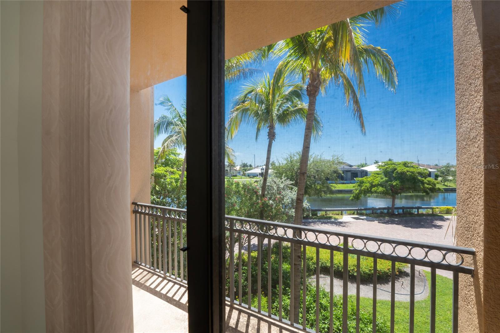 85 VIVANTE BLVD #8524