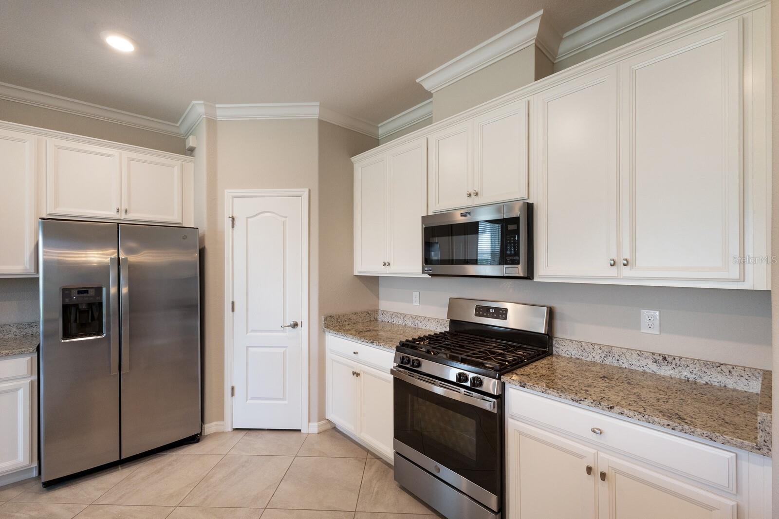 2532 AVOLET CT