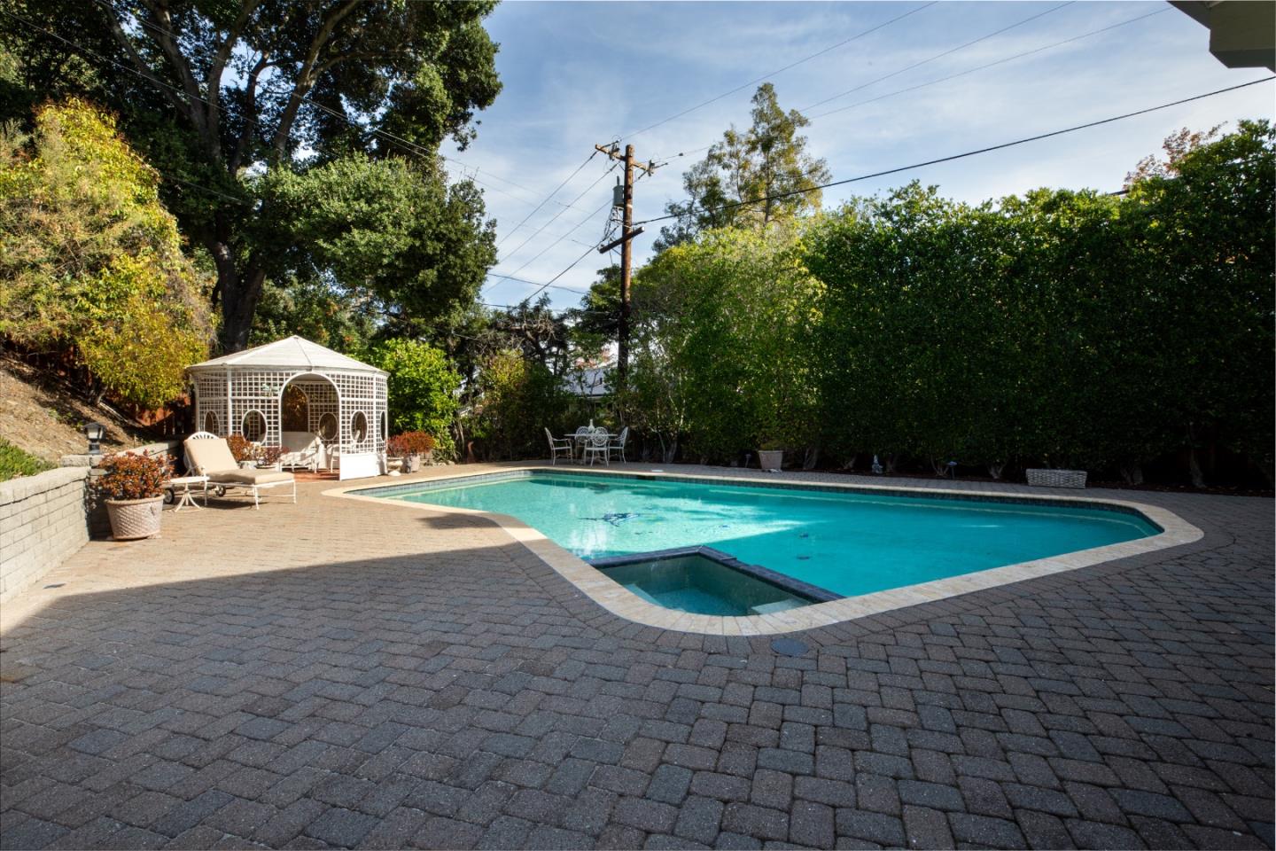 1009 Silver Hill Road