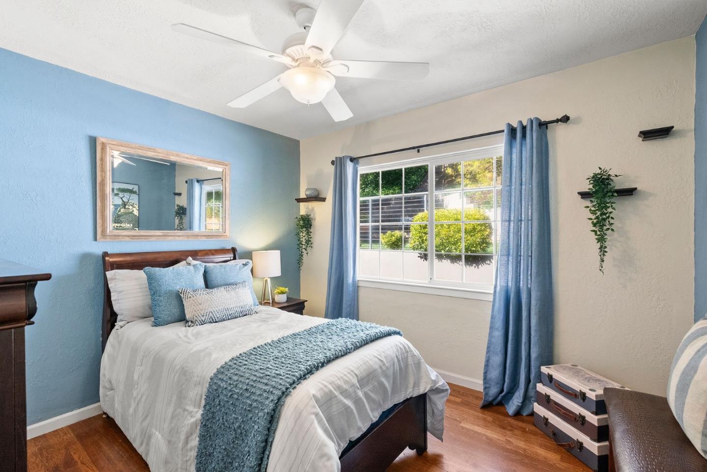 1914 San Carlos Avenue