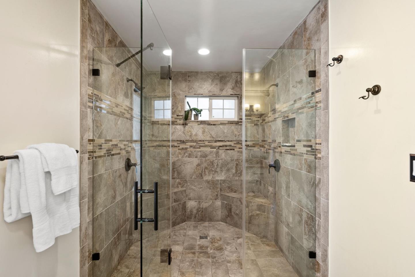 1914 San Carlos Avenue