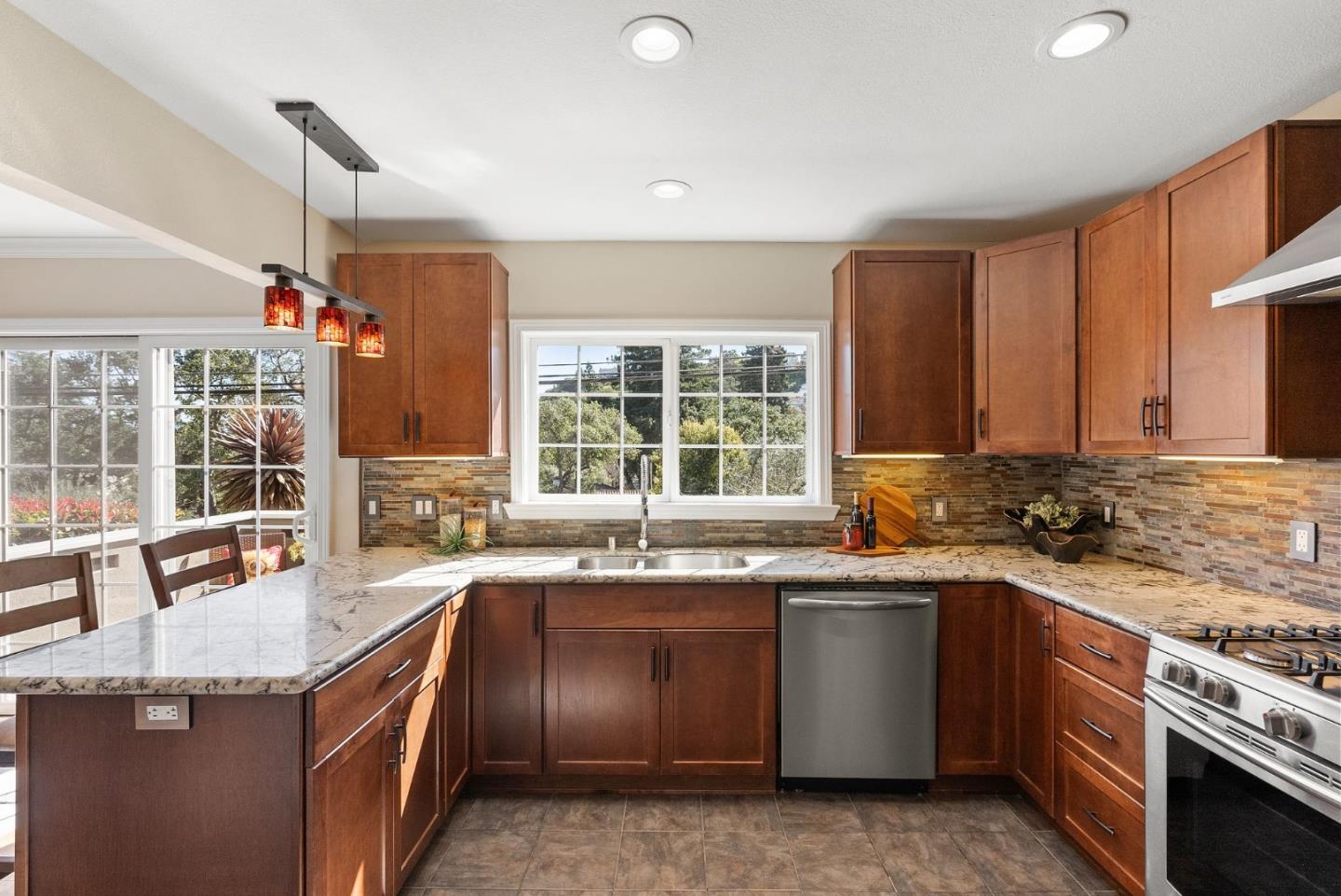 1914 San Carlos Avenue