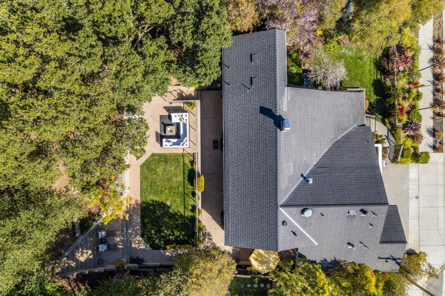 1914 San Carlos Avenue