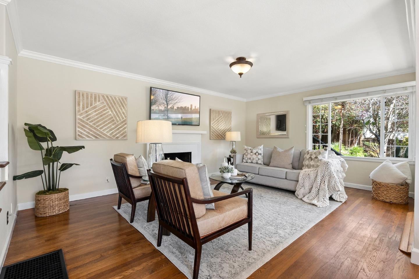 1914 San Carlos Avenue