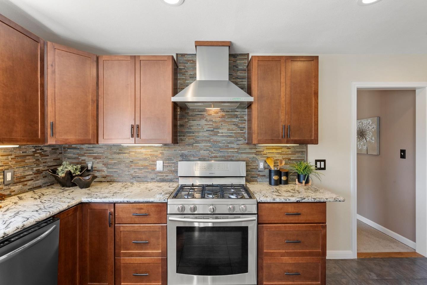 1914 San Carlos Avenue