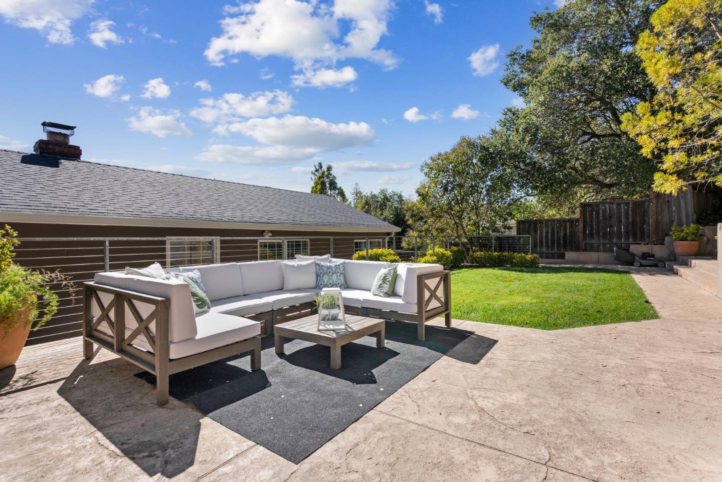 1914 San Carlos Avenue