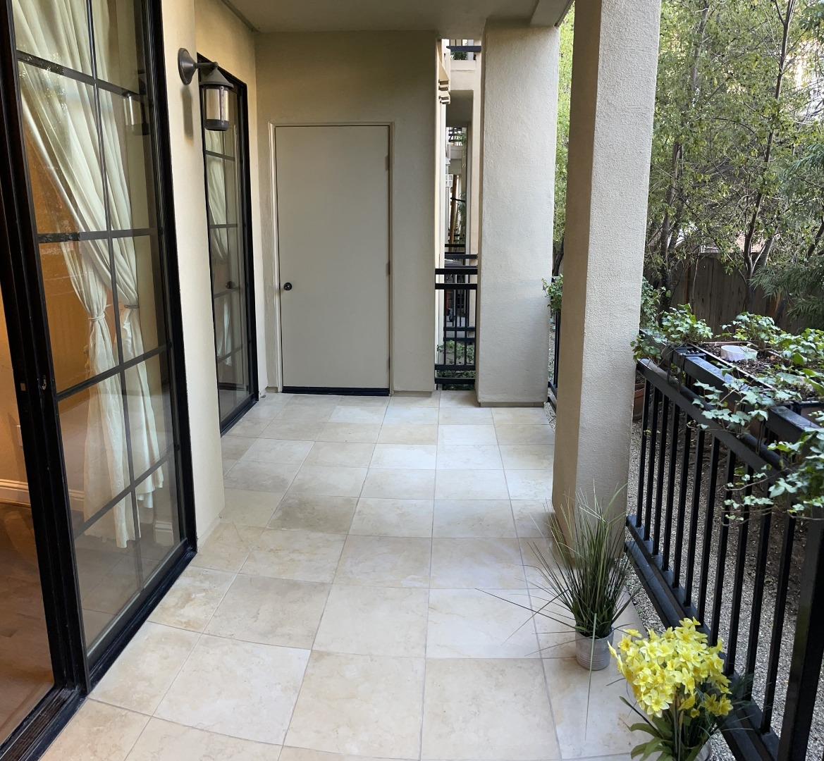 633 Elm Street 113