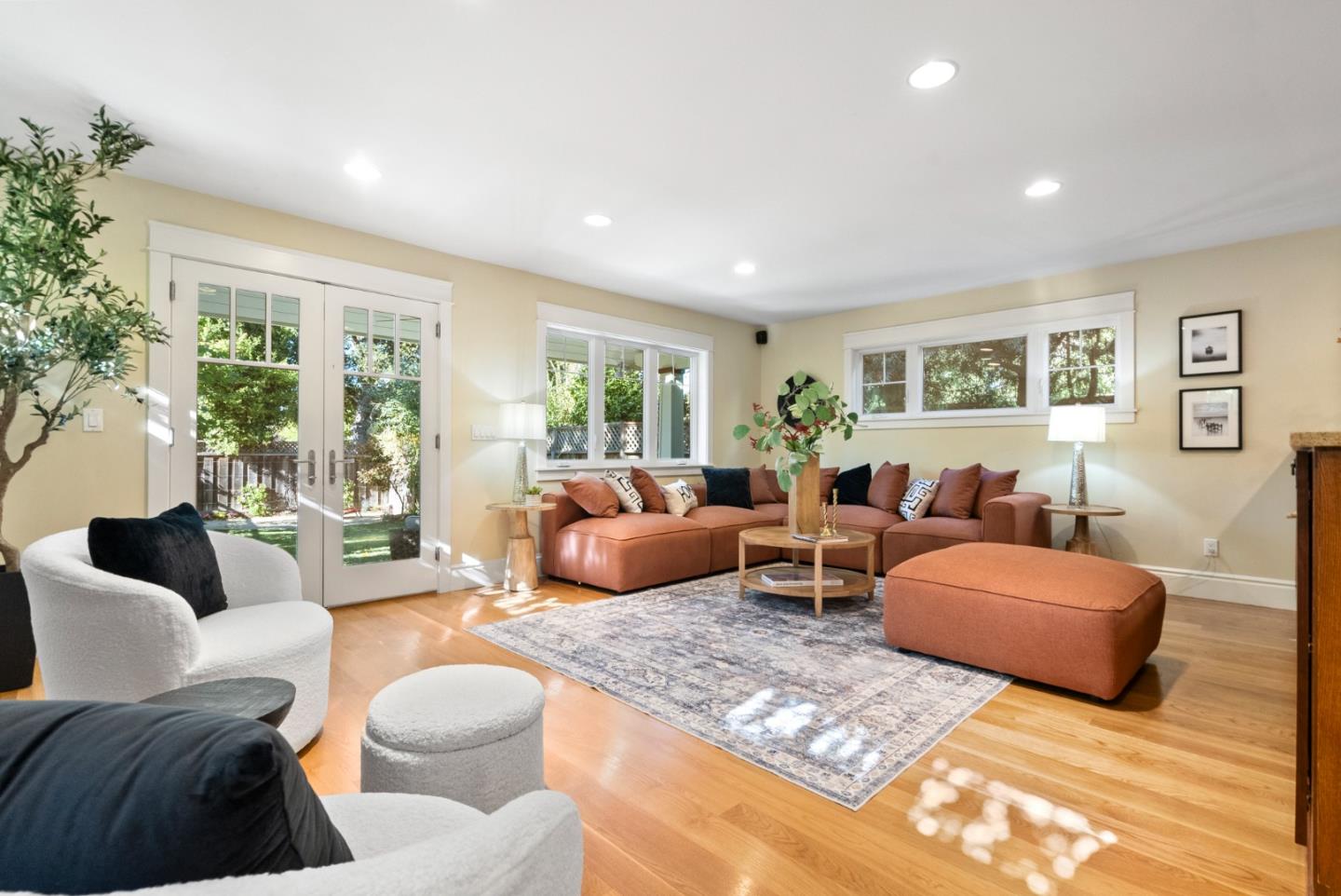 2148 Greenwood Avenue