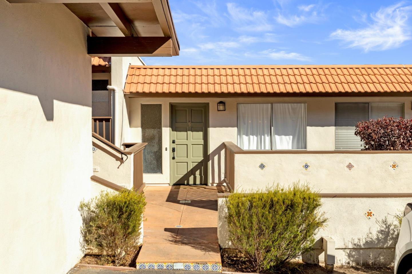 4050 Farm Hill Boulevard 5