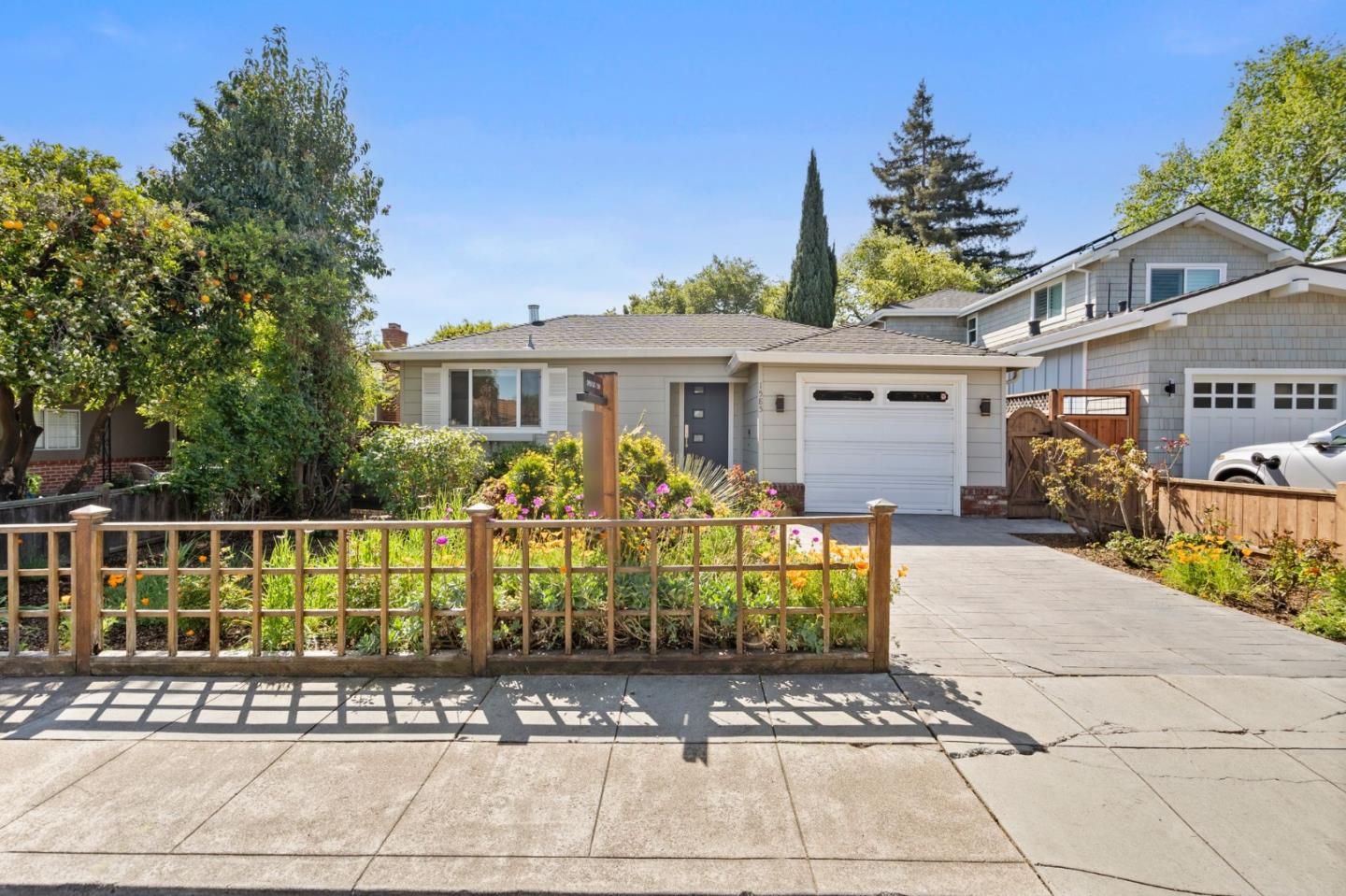 1585 Greenwood Avenue