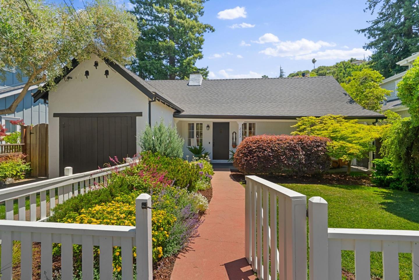 2133 Carmelita Drive