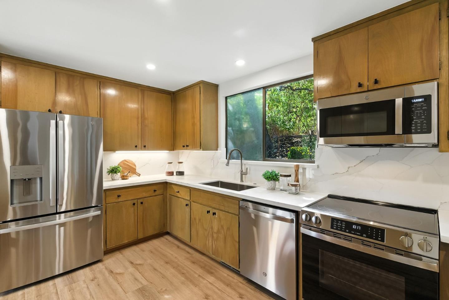 3909 Pepper Tree Court