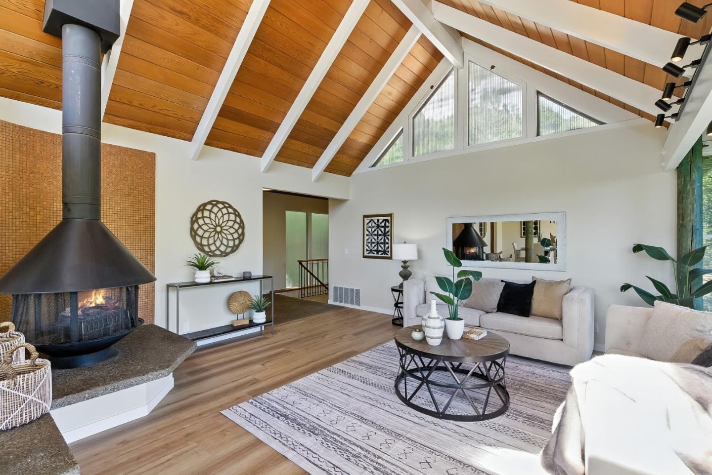3909 Pepper Tree Court