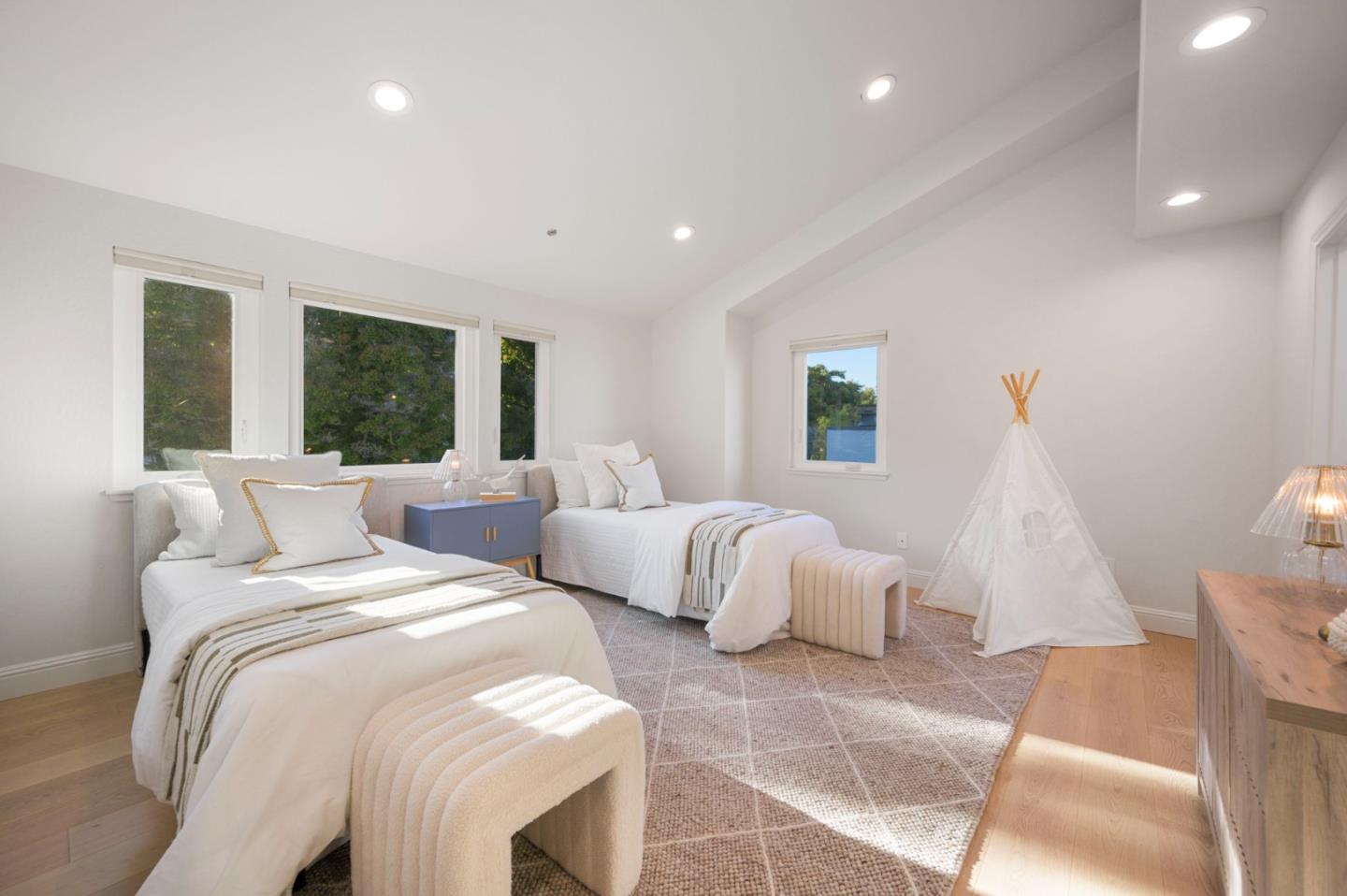 70 Ensenada Road