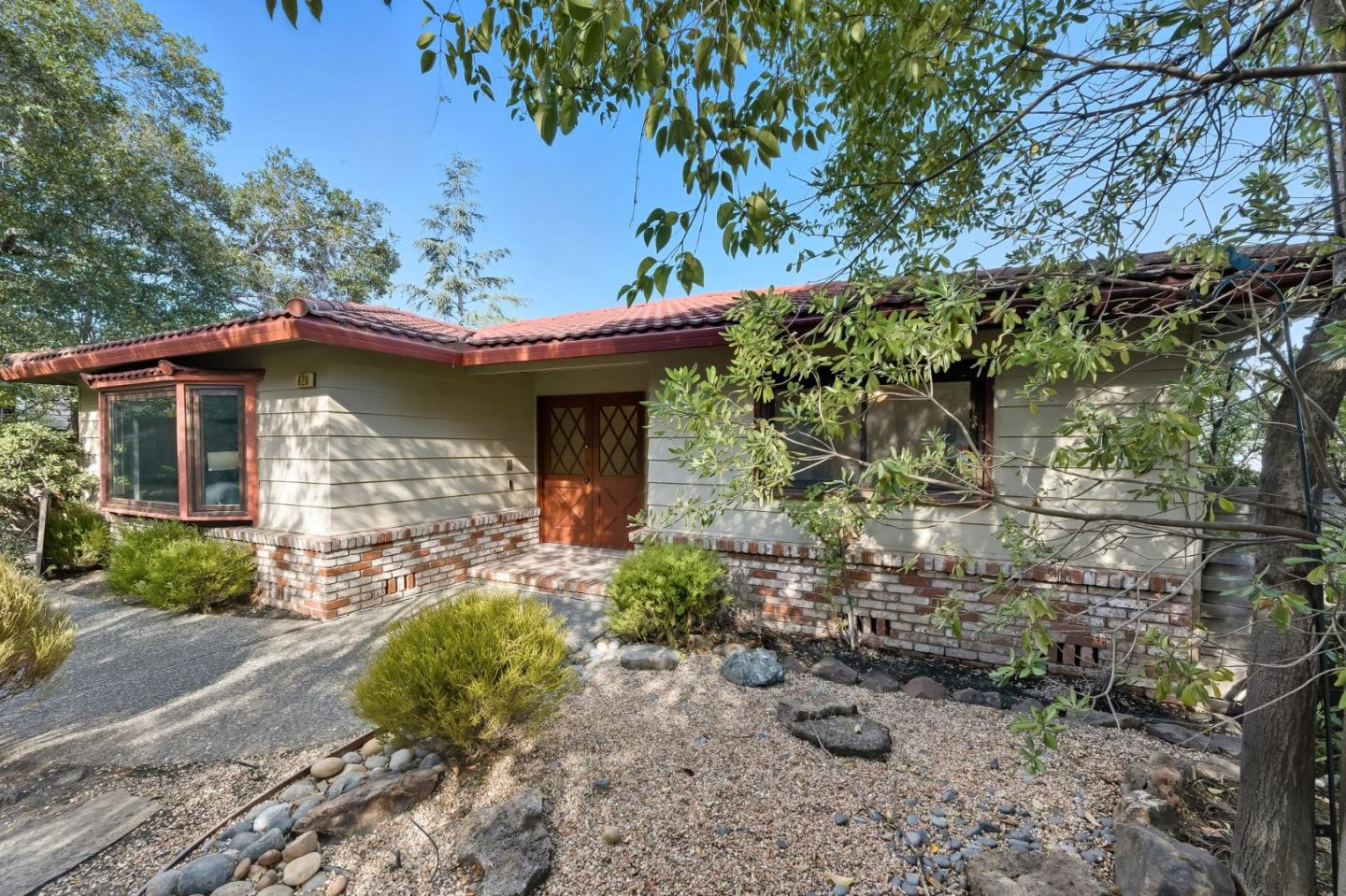629 California Way