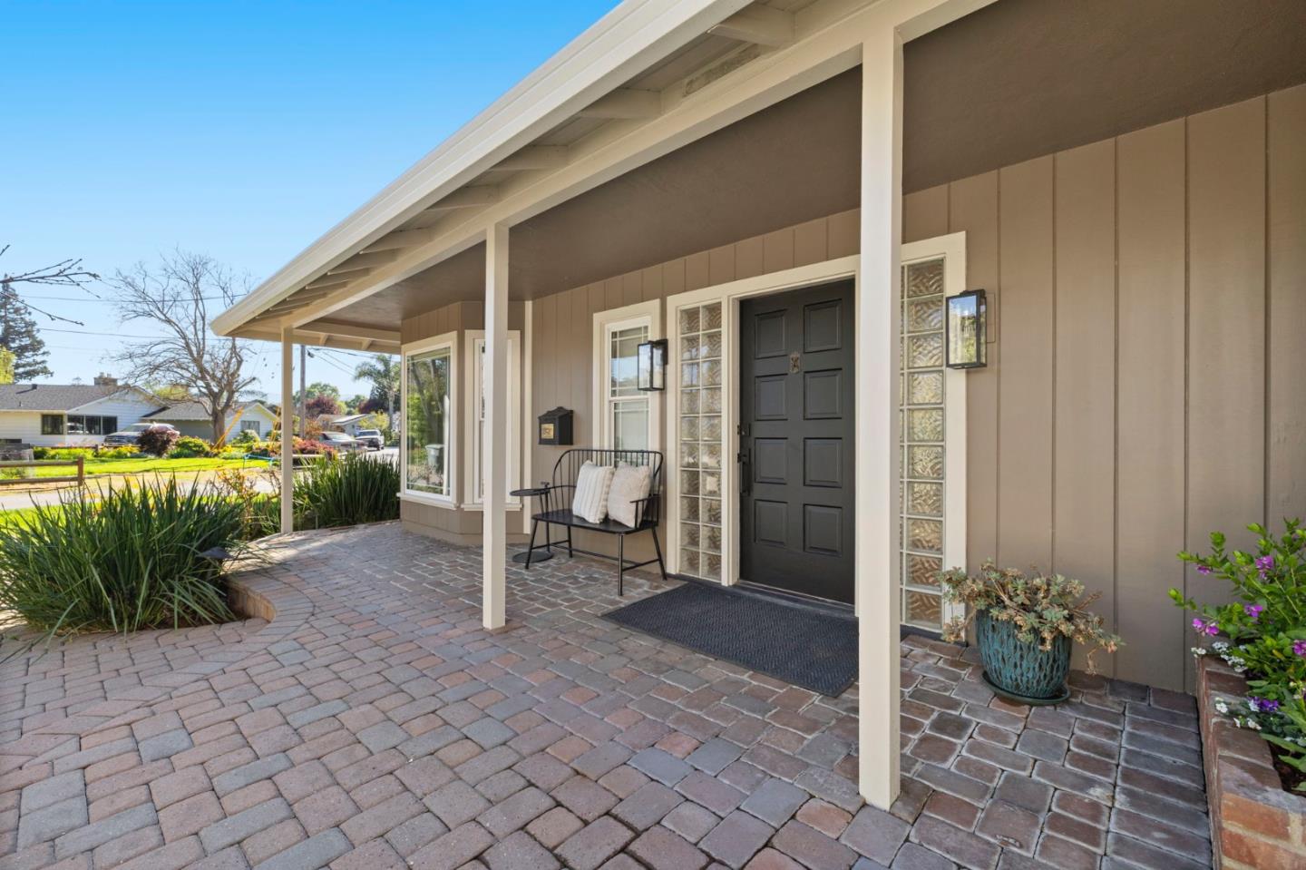 6 El Sereno Drive