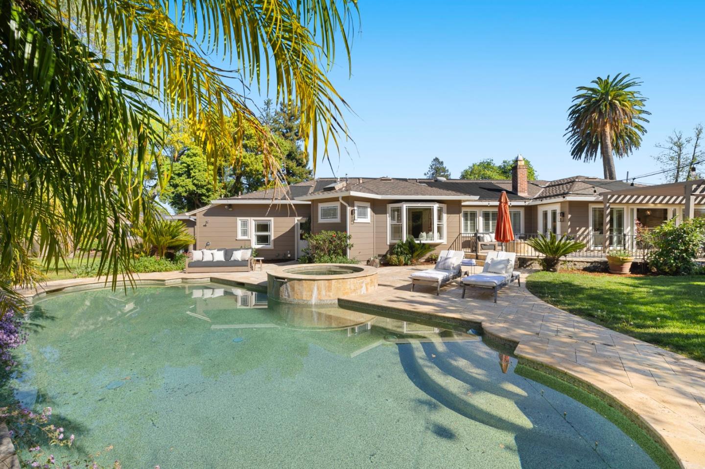6 El Sereno Drive