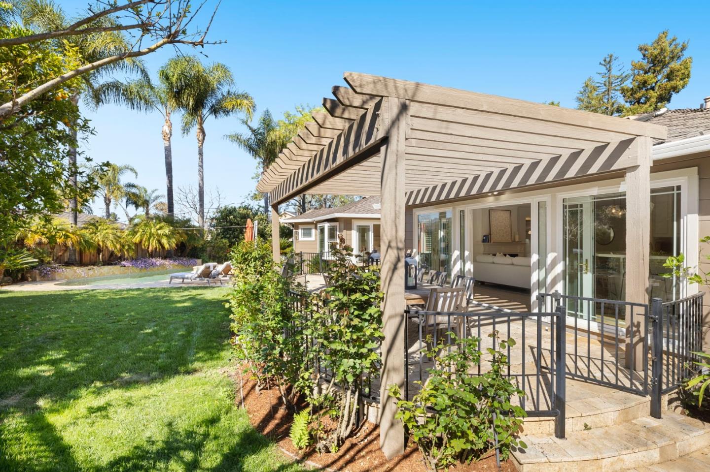 6 El Sereno Drive