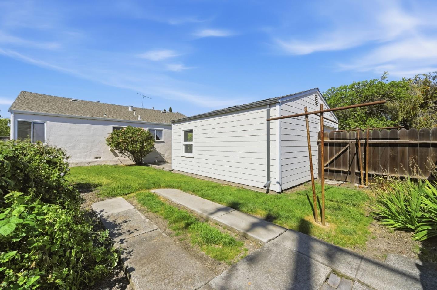 937 Mc Cue Avenue
