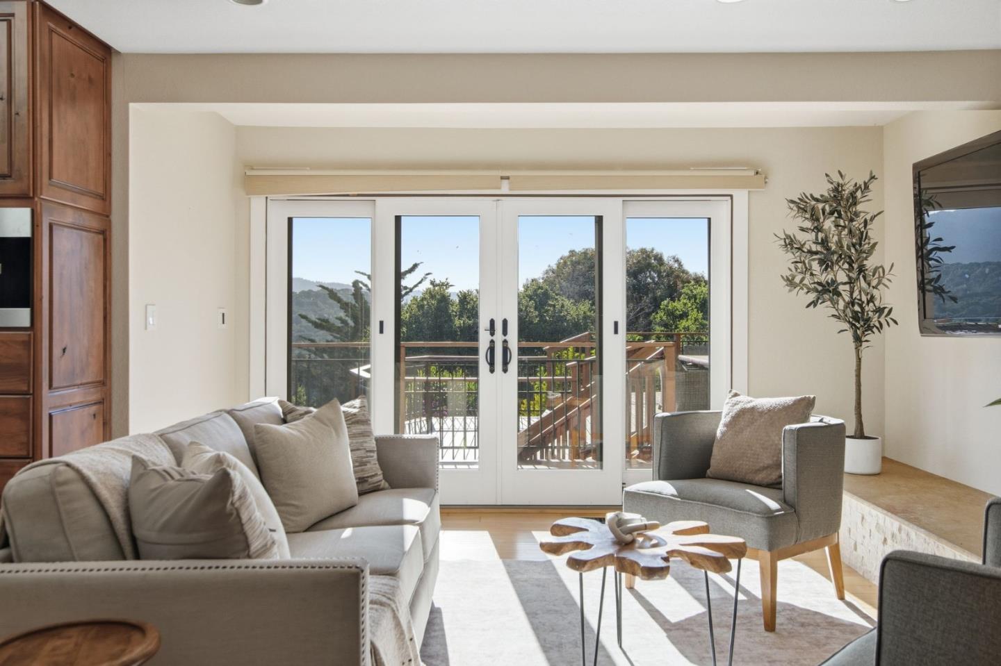 1322 Pebble Drive