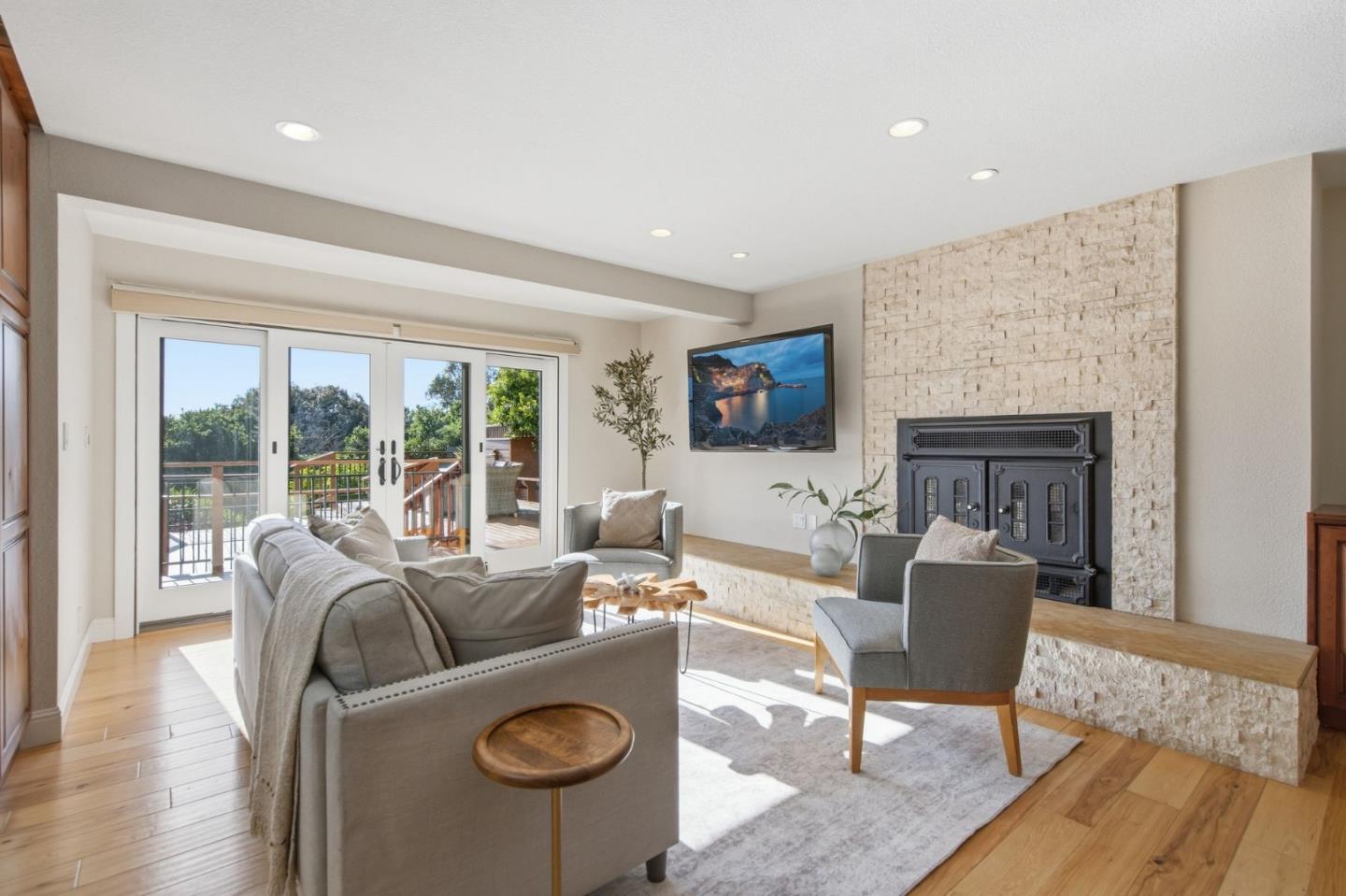 1322 Pebble Drive
