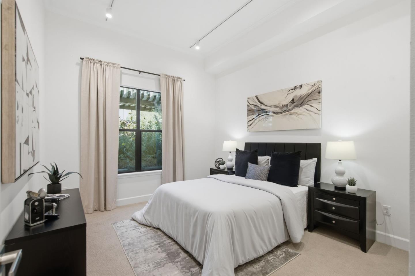 1001 Laurel ST 113