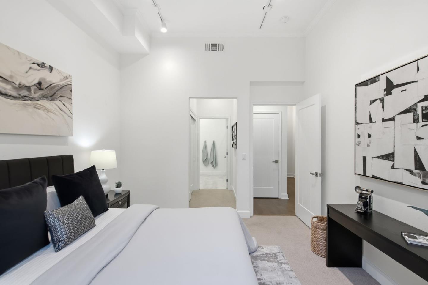 1001 Laurel ST 113