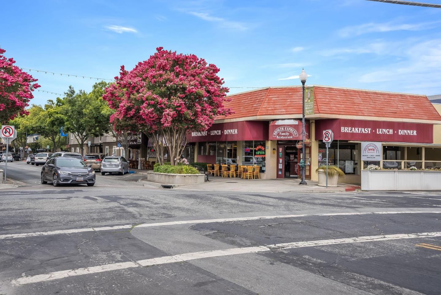 448 Emerald AVE