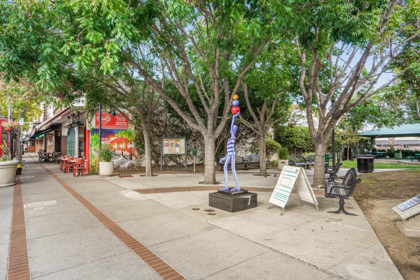 448 Emerald AVE