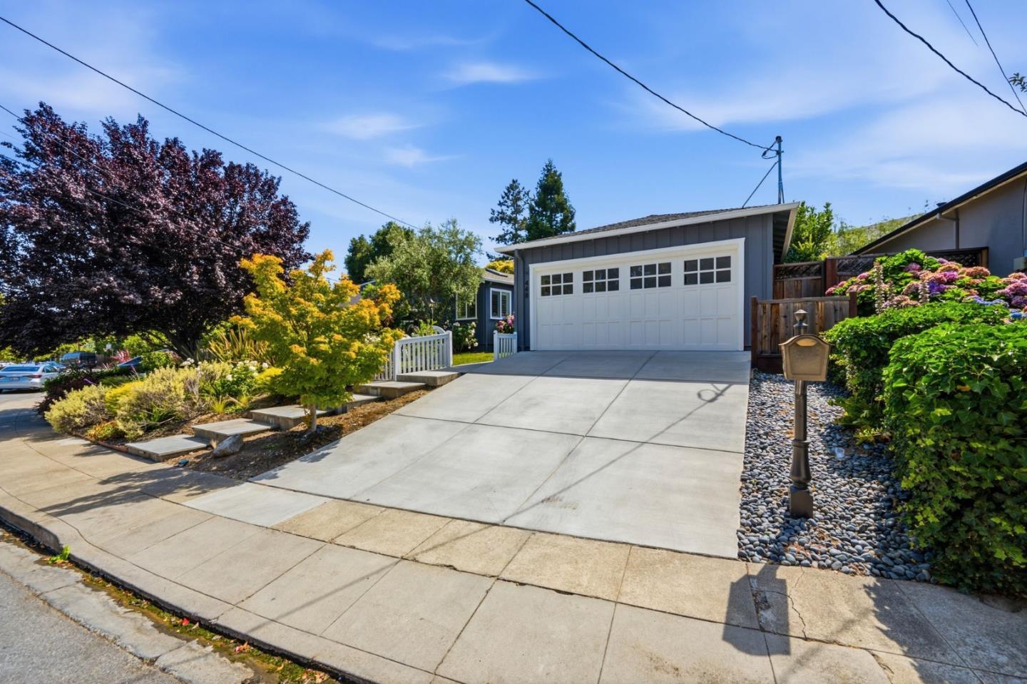 448 Emerald AVE