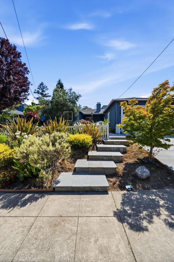 448 Emerald AVE