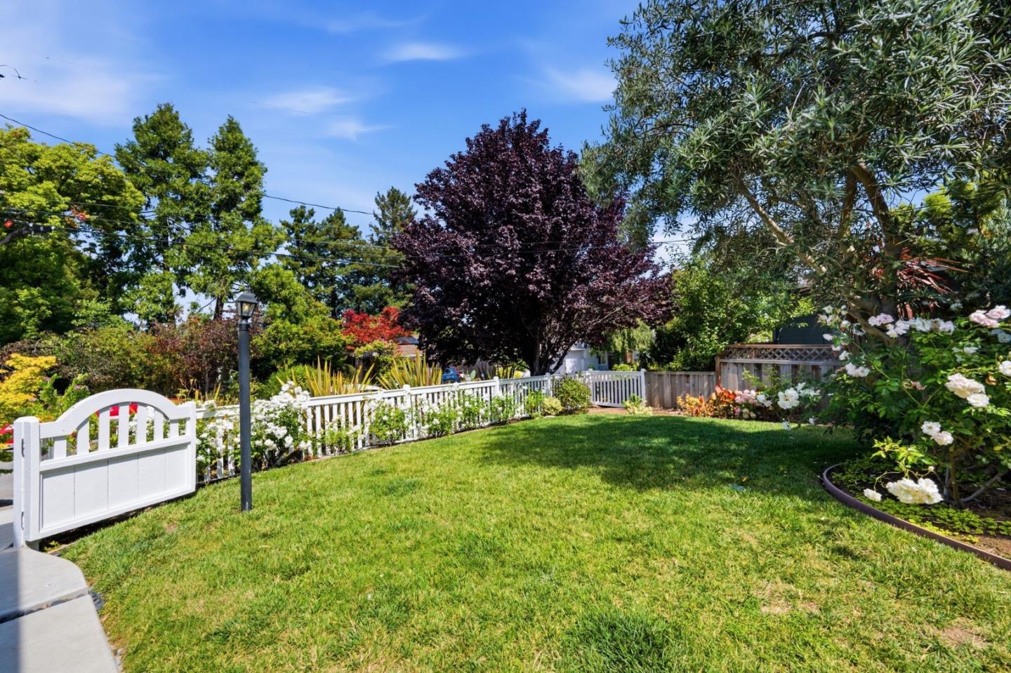 448 Emerald AVE