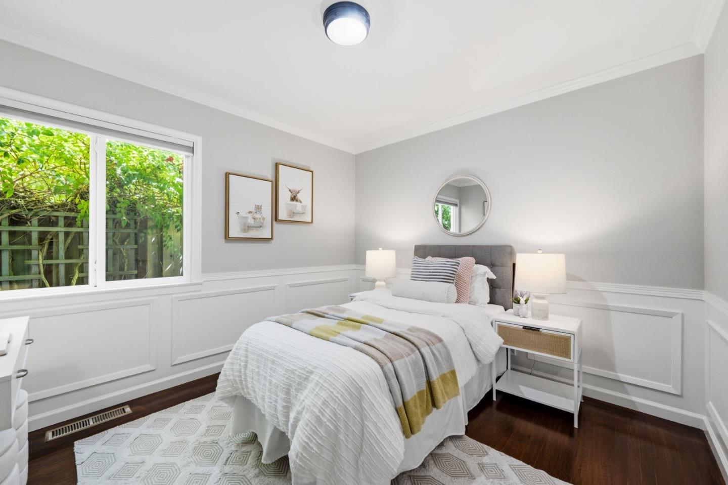 448 Emerald AVE