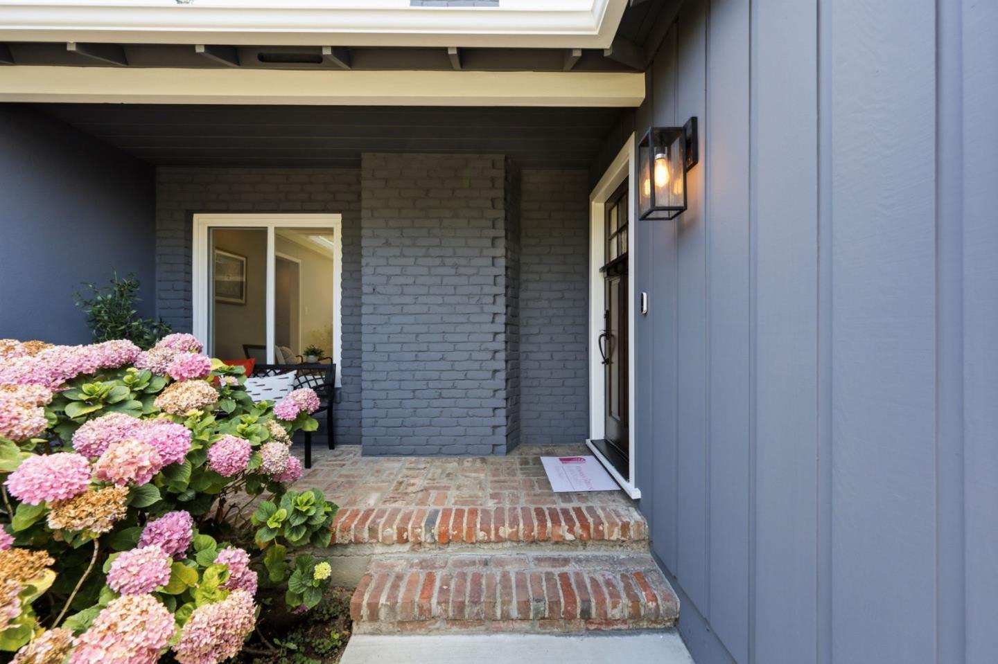 448 Emerald AVE