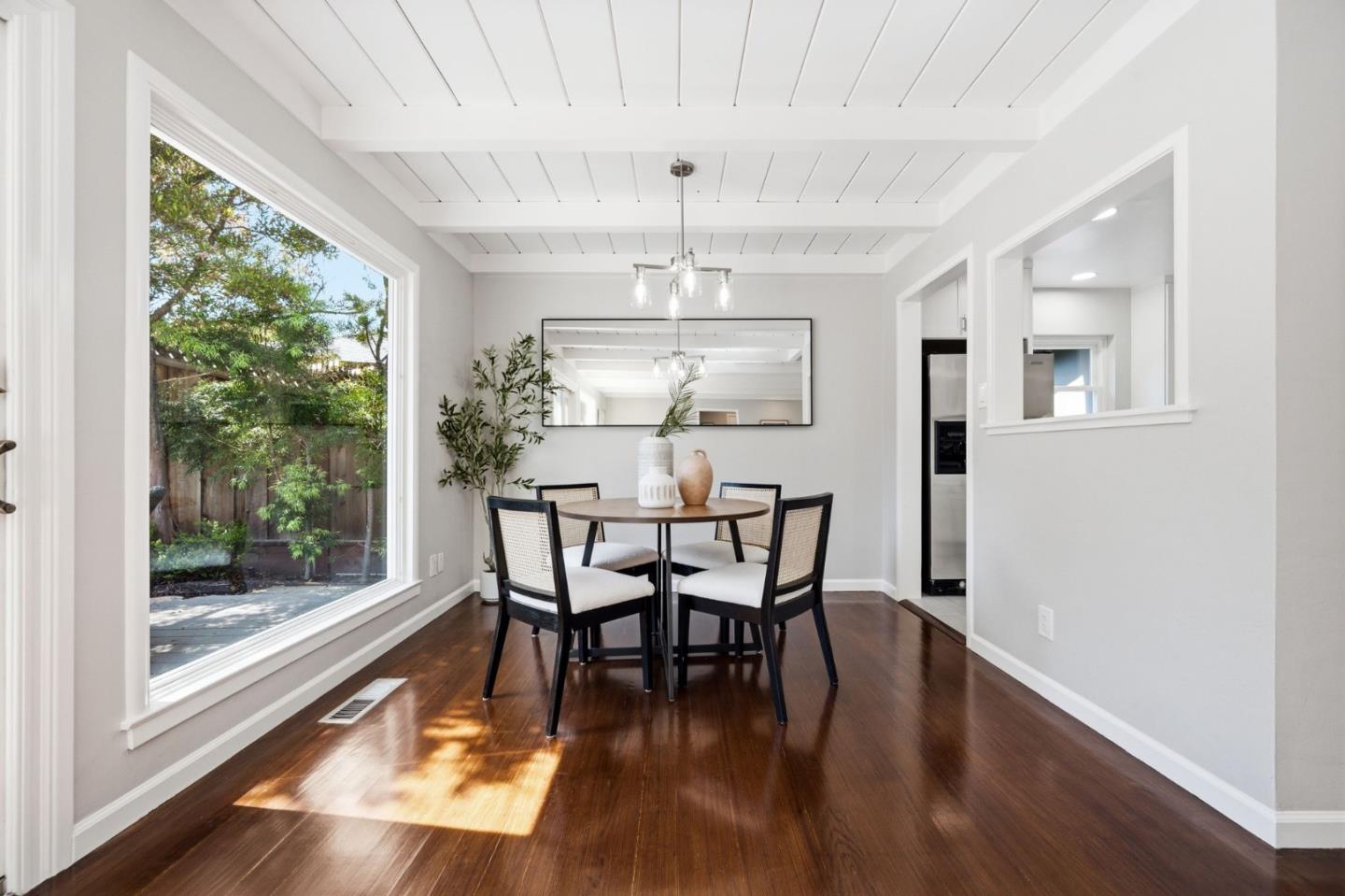 448 Emerald AVE