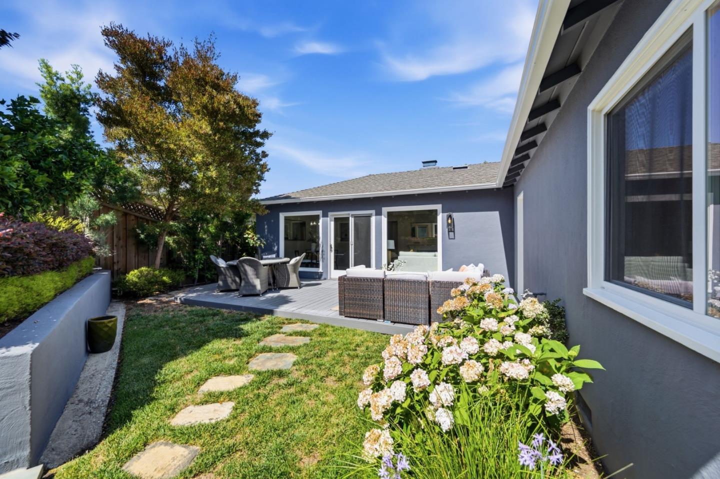 448 Emerald AVE