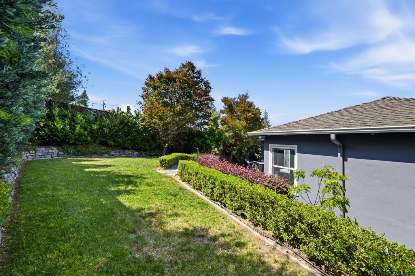448 Emerald AVE