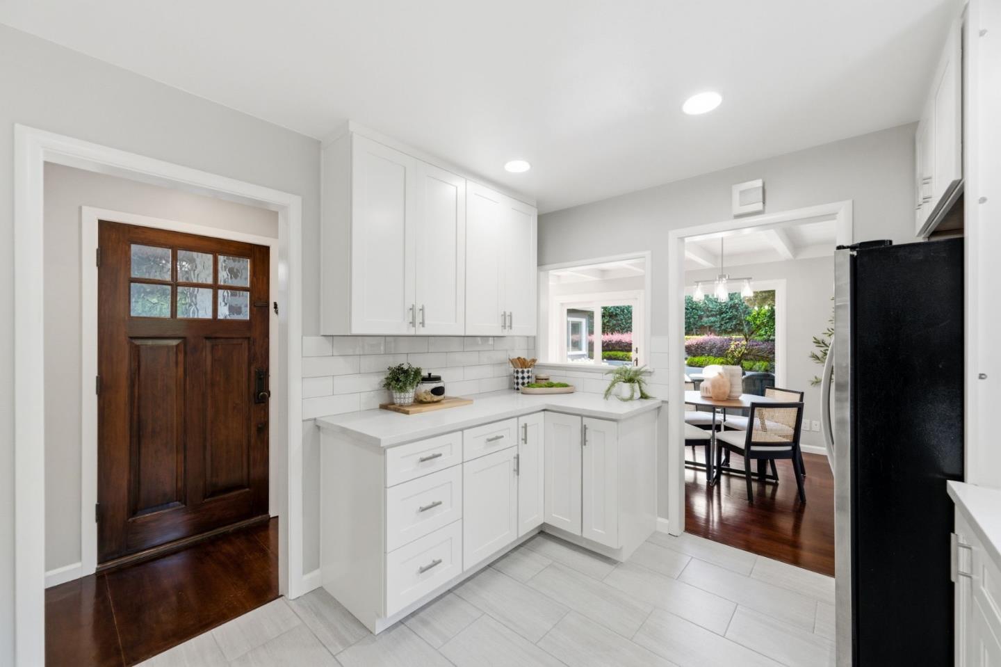 448 Emerald AVE