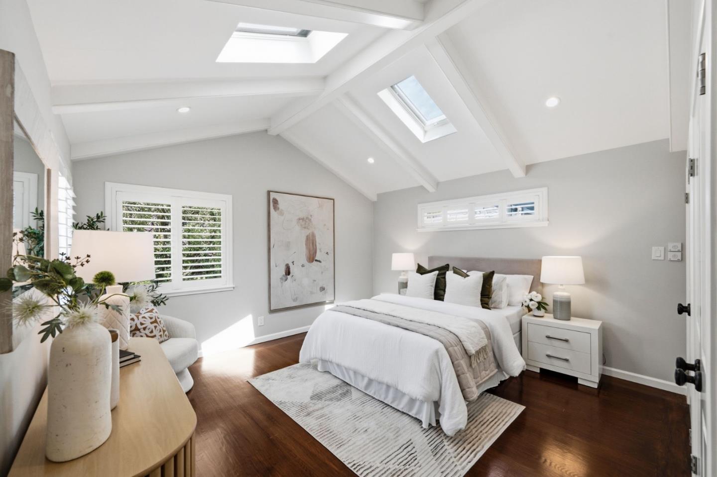 448 Emerald AVE