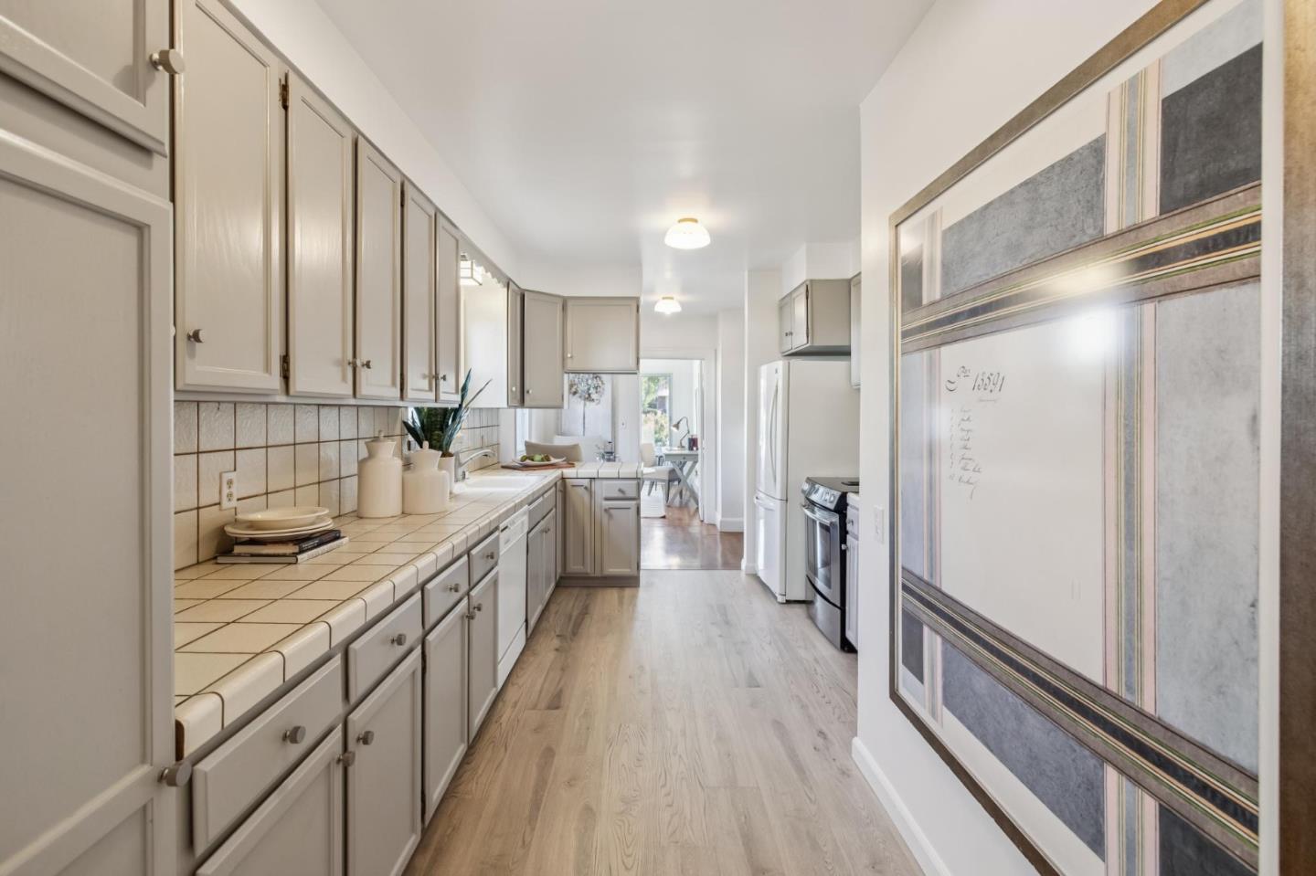 1585 Union AVE