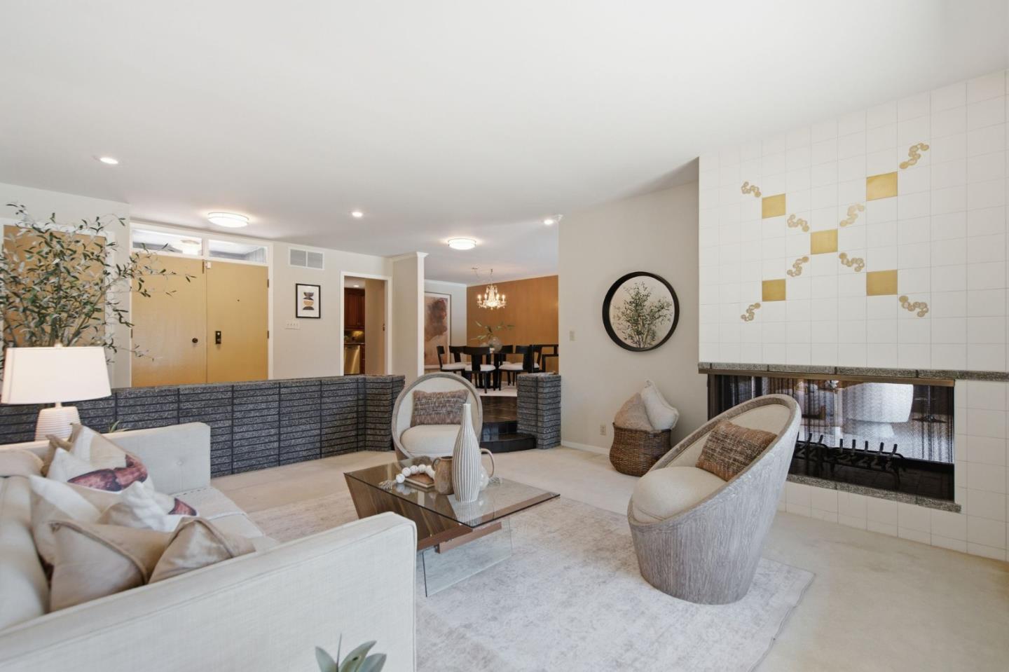 886 Heather DR