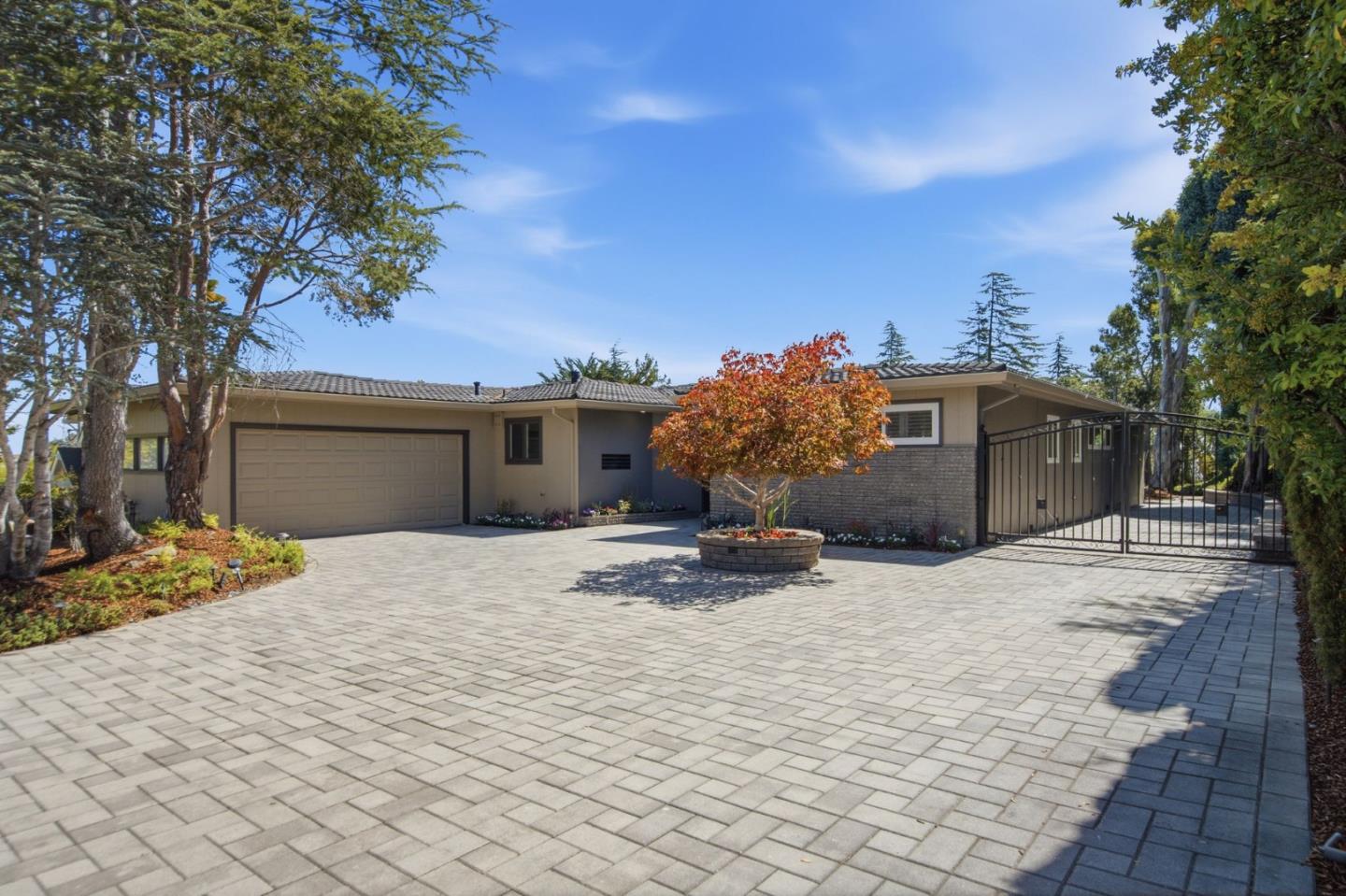 886 Heather DR