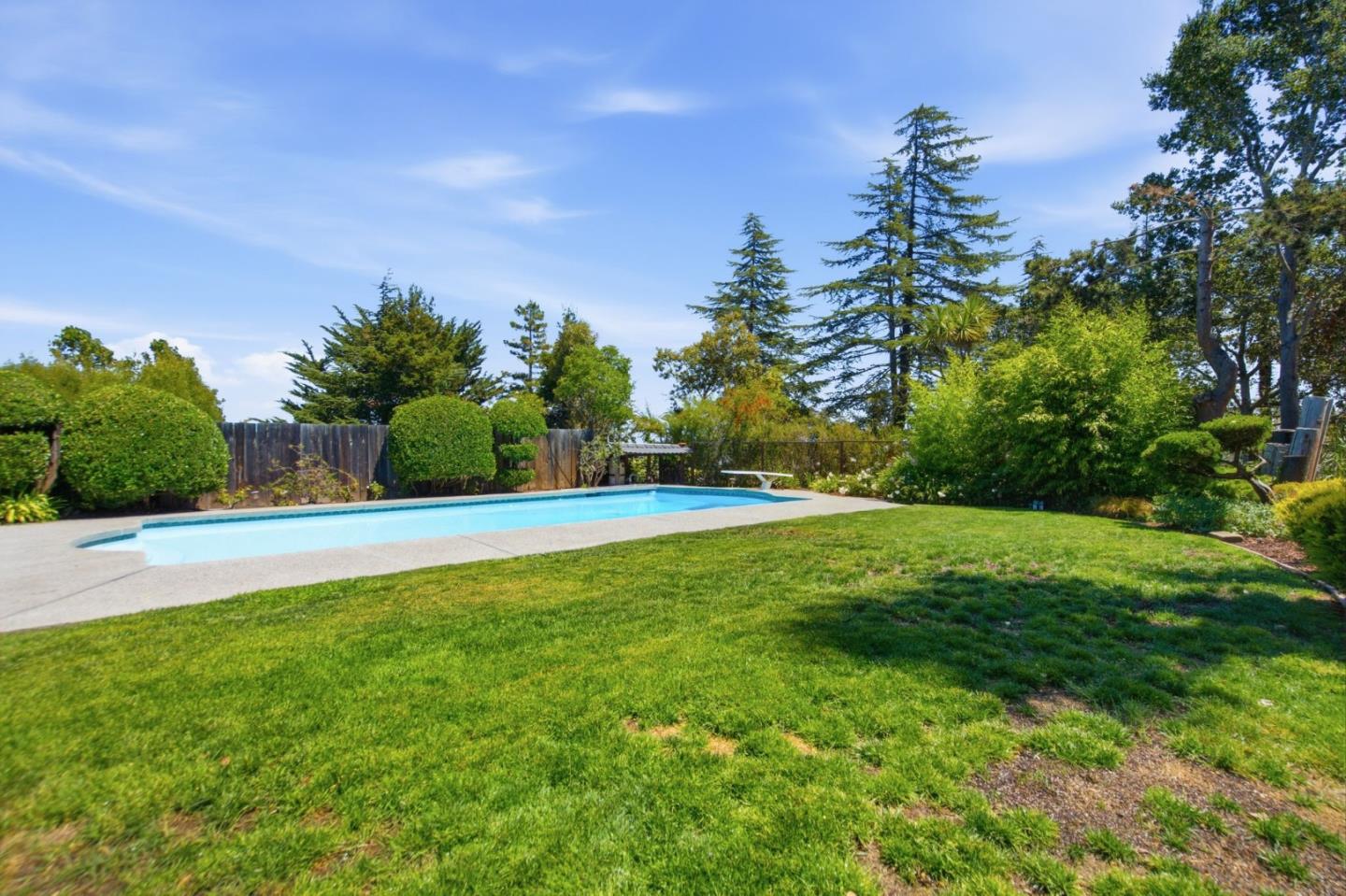 886 Heather DR