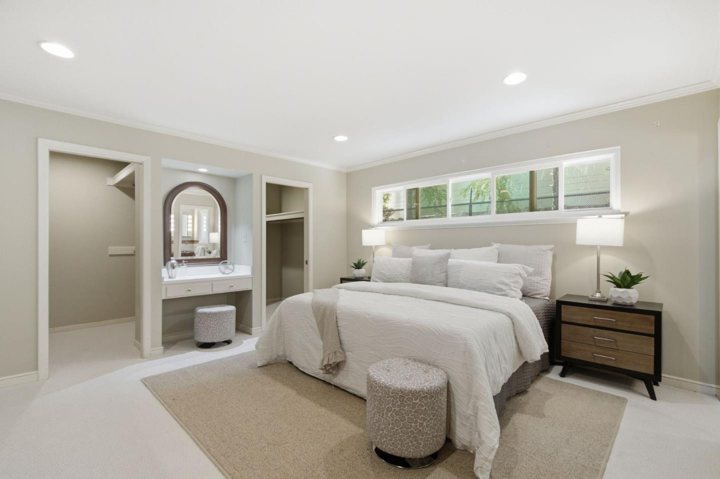 886 Heather DR