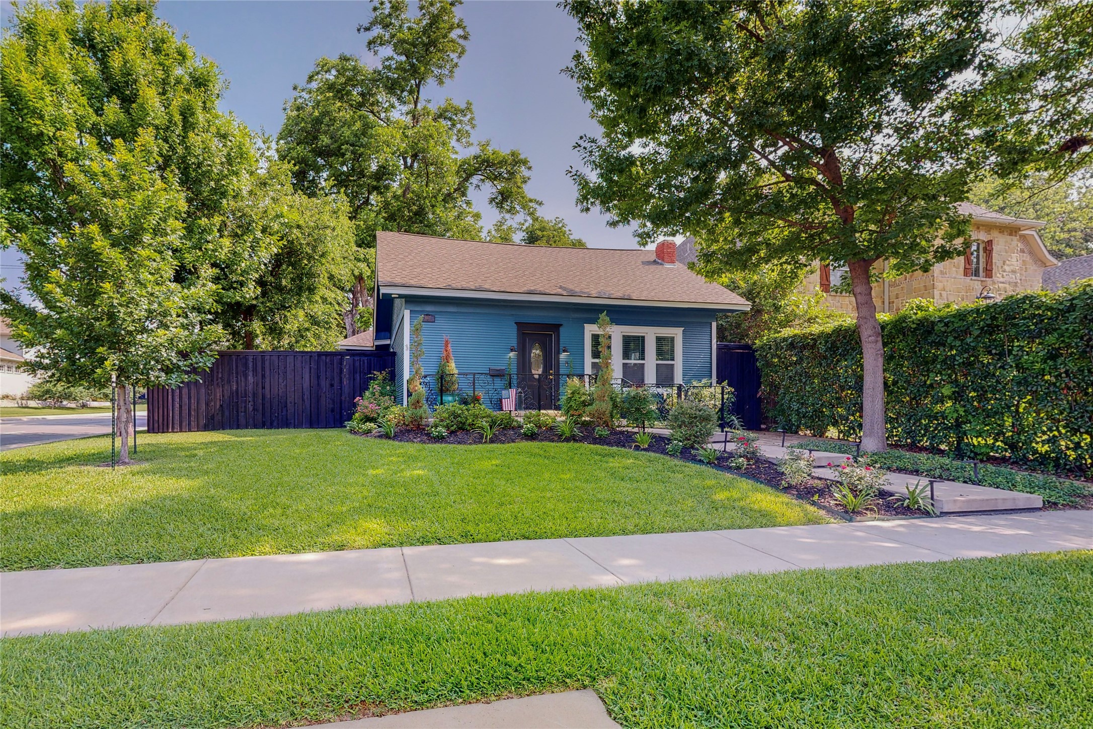 6107 Palo Pinto Avenue